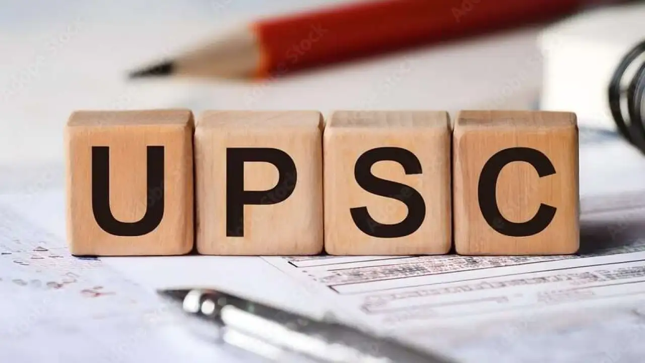 UPSC Preparation के लिए इंटरव्यू की तैयारी करते अभ्यर्थी का प्रतीकात्मक चित्र