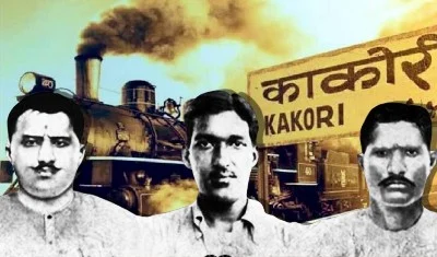 काकोरी कांड की वर्षगांठ से पहले लखनऊ में शहीद स्मारक का निरीक्षण करते अधिकारी