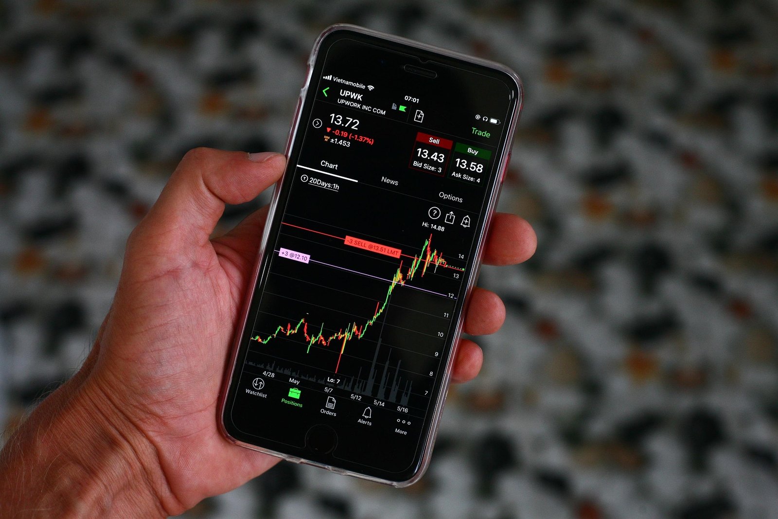 Share Market Today को दर्शाती भारतीय शेयर बाजार और स्टॉक चार्ट की प्रतीकात्मक तस्वीर
